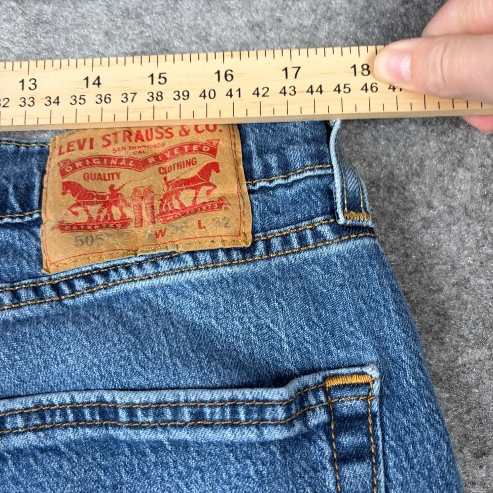 Levi's 505 Jeans Mens 36x32 Straight‎ Leg Regular Fit Medium Wash Blue Denim